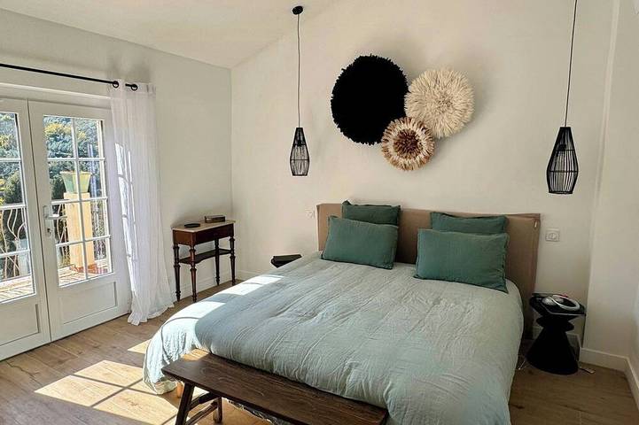 Location de vacances pour 12 personnes, avec piscine et jardin, animaux acceptés à Auribeau-sur-Siagne - 2