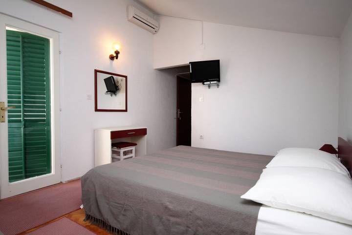 Apartament wakacyjny dla 6 osób, z balkon/ taras w Igrane