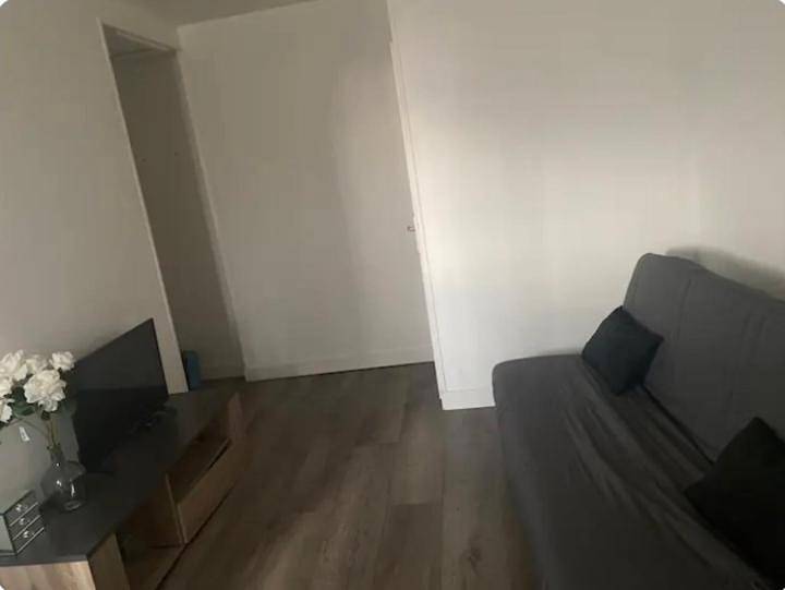 Appartement entier, One-Bedroom Apartment in Montataire, Oise