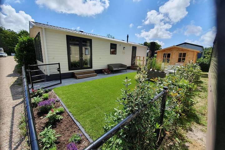 Ferienpark für 4 Personen, mit Pool und Garten