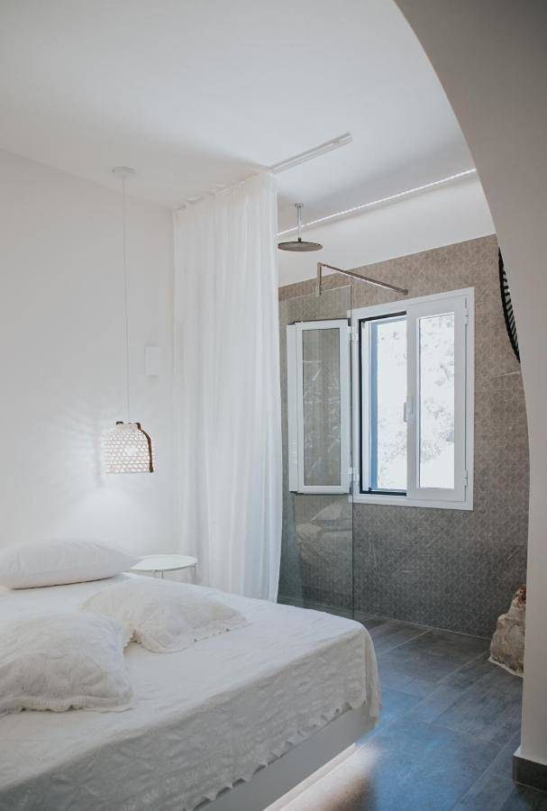 Superior Double or Twin Room with Sea View in Mylopotas, Íos