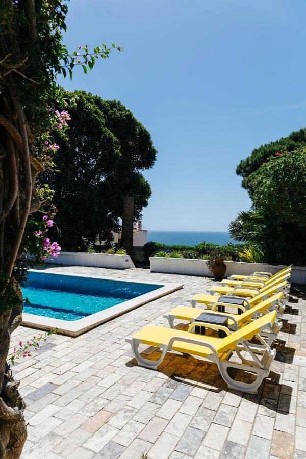 Casa de vacaciones para 8 personas, con Balcón y Terraza además de Jardín y Piscina en Salema