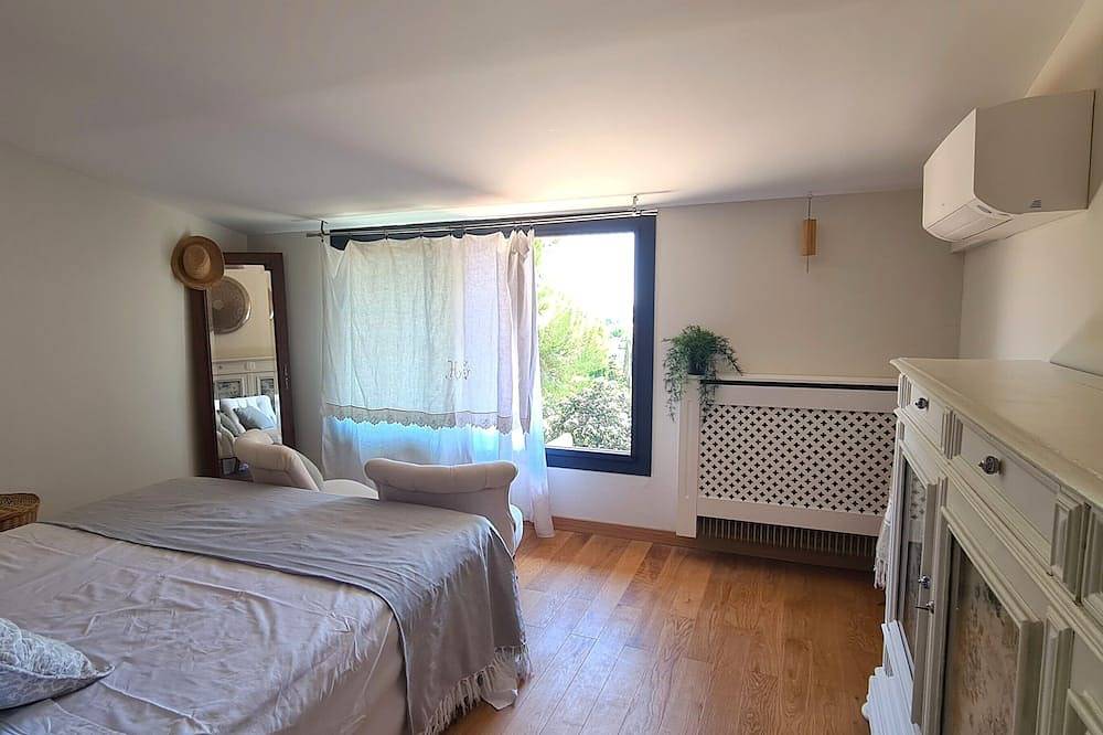 Maison vigneronne rénovée avec piscine et vue magnifique – Idéale pour un couple in Servian, Côte méditerranéenne (France)