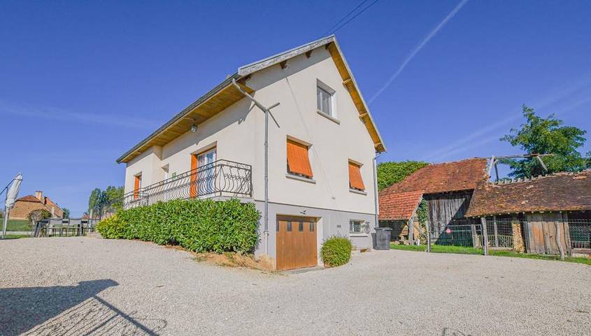 Gîte pour 8 personnes, avec Jardin à Villemoyenne