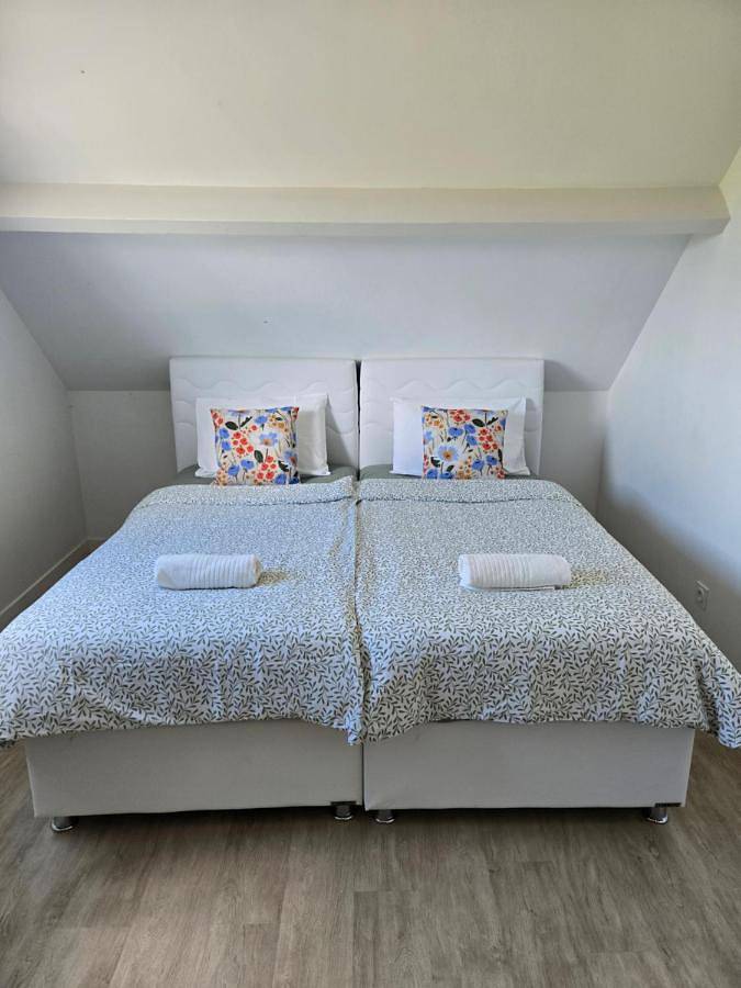 Chalet para 9 personas, con jardín además de terraza y vistas, Se admiten mascotas - 1