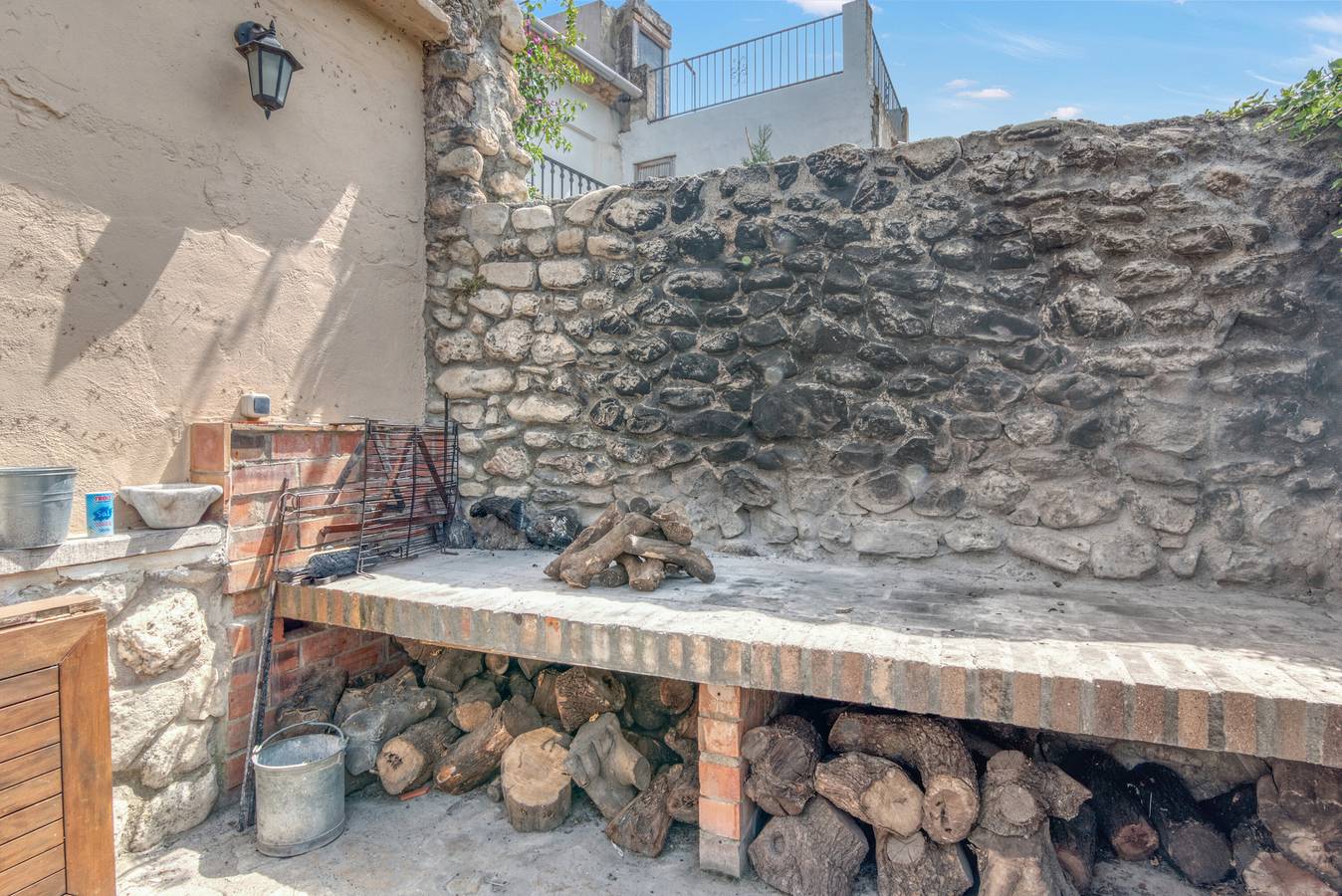 Casa de vacaciones 'Ca la Pasita 26' con piscina, vistas a la montaña y Wi-Fi in Vall de Gallinera, Interior de Alicante