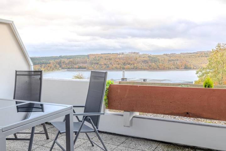 Ferienwohnung für 5 Personen, mit Ausblick und Garten sowie Seeblick und Pool in Sundern - 4