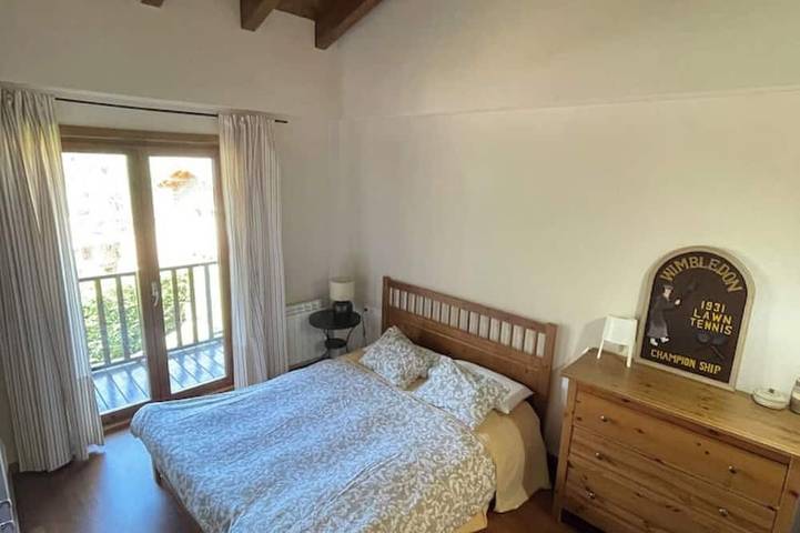 House in the middle of nature surrounded by mountains in Riu de Cerdanya, Catalan Pyrenees