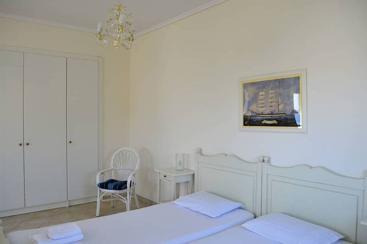 Gîte pour 2 personnes, avec Jacuzzi dans Nea Kallikratia - 4