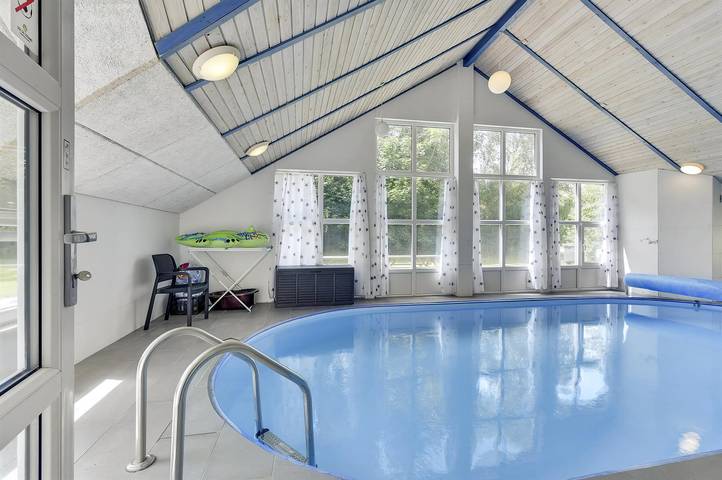 Stunning home in Vesløs w/ Sauna, Wifi and Indoor swimming pool in Amtoft, Limfjord in Nordjütland