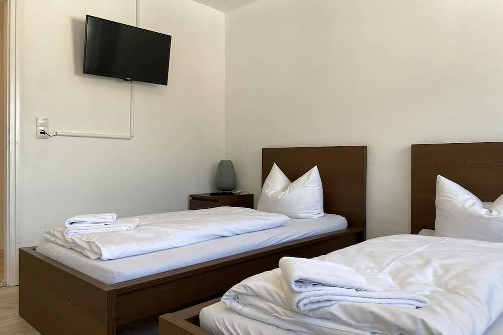 Ganze Wohnung, Moderne Monteurwohnung / Übergangswohnung mit Balkon in Schwandorf, Ostbayern