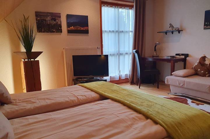 Ganze Wohnung, Gemütliche helle große Ferienwohnung im Holzhaus in Pegnitz, Frankenalb