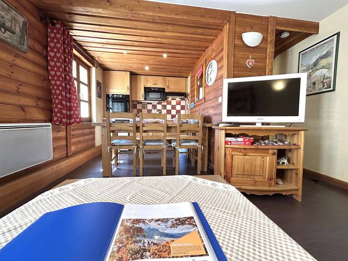Appartement entier, Charmant T3 rénové au cœur de Briançon – Idéal pour 4, bien équipé, proche bus et parking in Briançon, Serre Chevalier