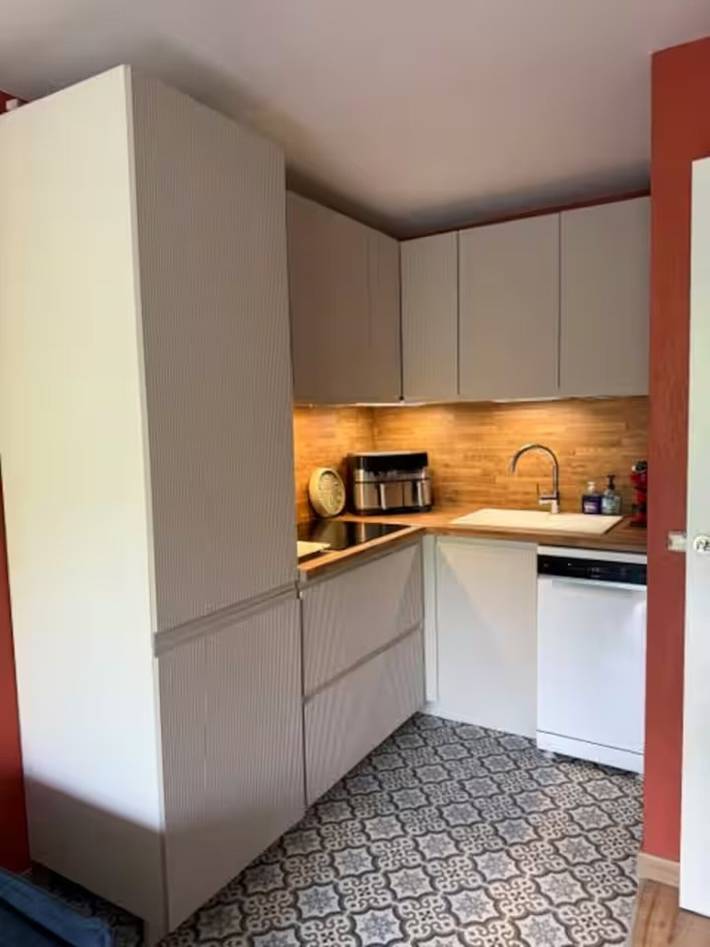 Entire apartment, Apartment 'Bel Appartement À Saint-lary-soulan' with Mountain View and Shared Pool in Saint-Lary-Soulan, Pyrenees National Park