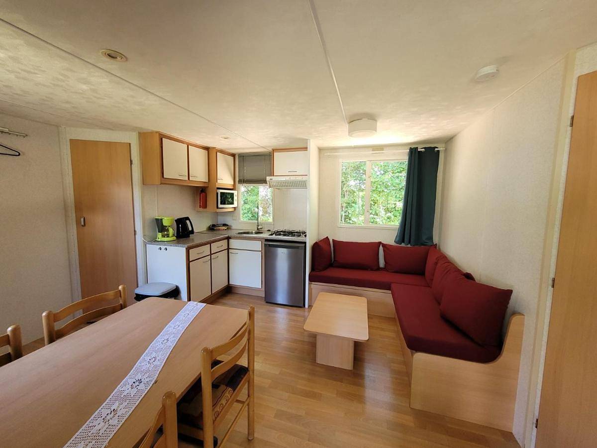 Stacaravan 6 persoons - Camping Le Soustran in Neuvic, Région d'Ussel