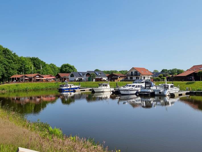 Ferienhaus für 6 Personen, mit Whirlpool und Terrasse sowie Garten und Sauna in Walchum