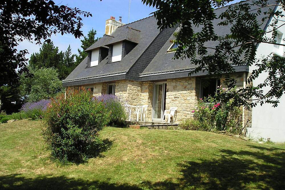 Helles Haus in ruhiger Lage in einem bewaldeten Park in der Nähe der Strände. in Plouharnel, Côte des Mégalithes
