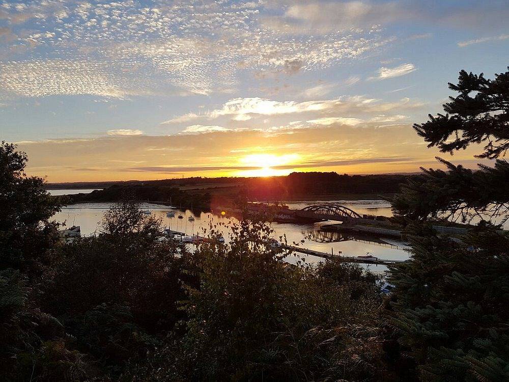 Charming 3-Bed Holiday Home in Poole, Rockley Park in Poole, Poole Harbour