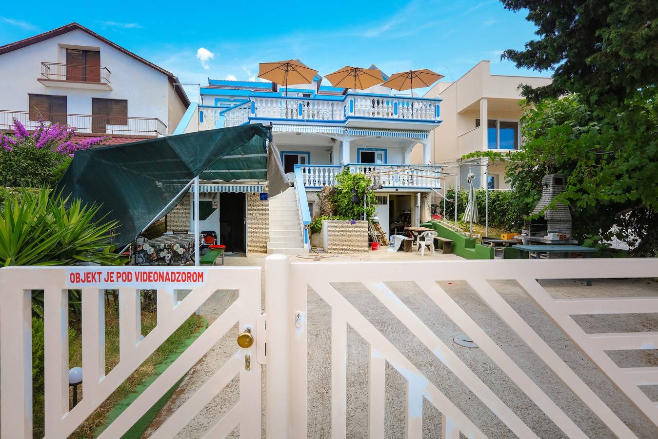 Ganze Wohnung, 2-Zimmer-Ferienwohnung mit Terrasse und Meerblick Sveti Petar (Biograd) A-24702-d in Općina Sveti Filip i Jakov, Zadar