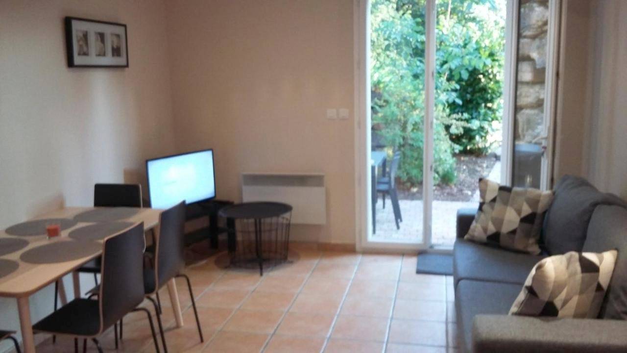 Appartement entier, Appartement dans propriété calme en pleine nature in Charbonnières-les-Bains, Lyon et ses environs