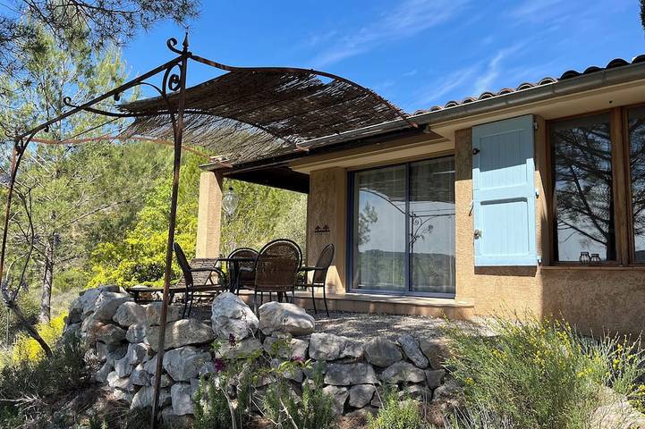 Gîte pour 4 personnes, avec terrasse, animaux acceptés