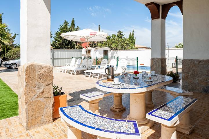 Haus in Strandnähe mit Pool, Terrasse, Garten und Wlan; Parkplatz vorhanden, Haustiere erlaubt in Playa El Palmar, Vejer de la Frontera
