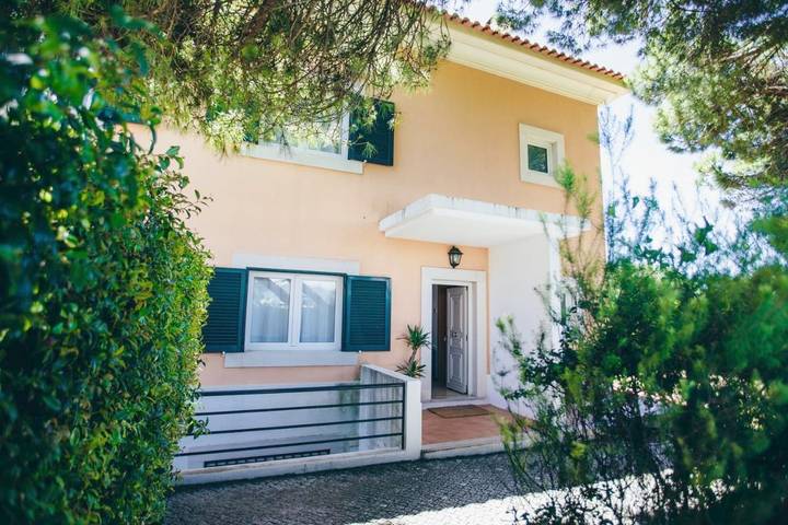 Apartamento para 10 personas, con Balcón y Terraza además de Jardín y Piscina en Alcabideche