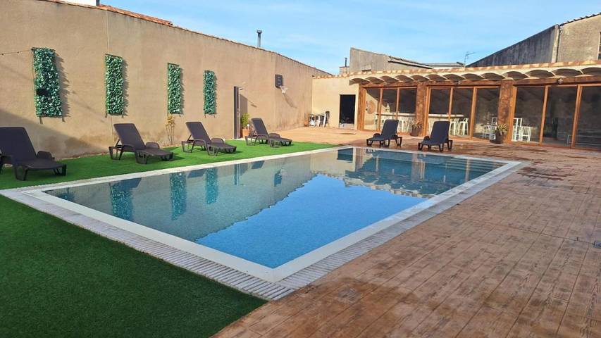 Casa de vacaciones para 15 personas, con jardín además de piscina y vistas, Se admiten mascotas en Sierra de Montánchez