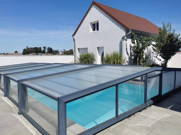 Location de vacances pour 10 personnes, avec vue ainsi que jardin et piscine à Gigny-sur-Saône
