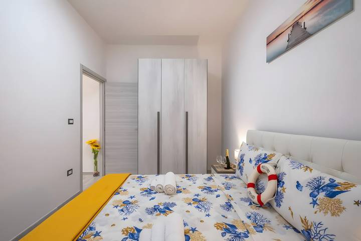 Holiday Home 'Il Nido Sul Mare' with Sea View, Shared Terrace and Air Conditioning in Porto Cesareo, Tarantobukten