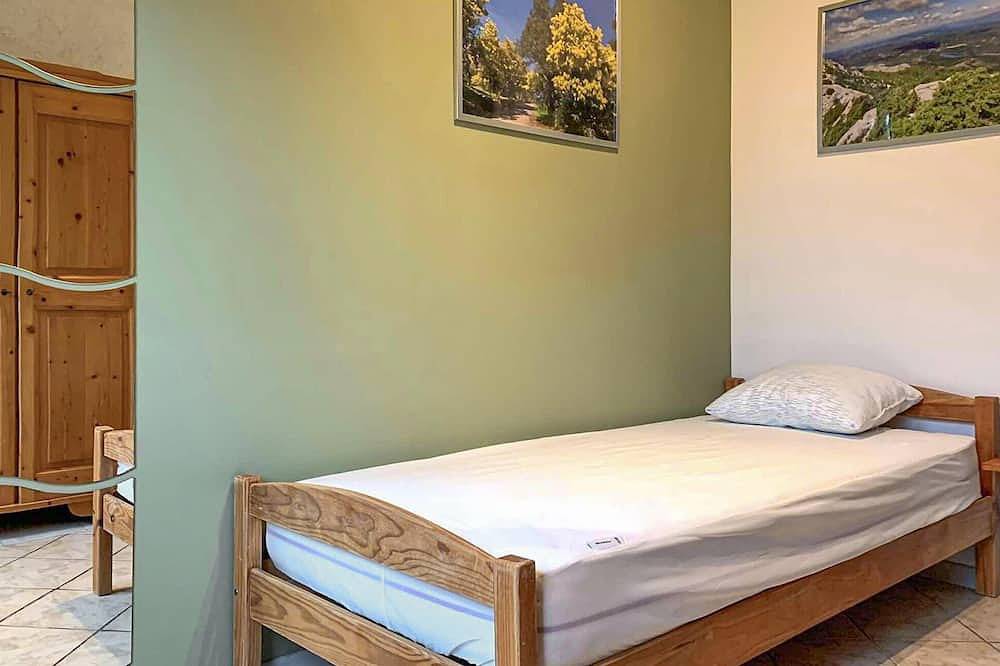 Lovely home in Besse sur Issole in Besse-sur-Issole, Brignoles region