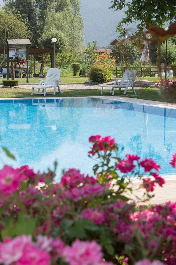 Gîte pour 4 personnes, avec piscine ainsi que terrasse et jardin à Bagolino - 3