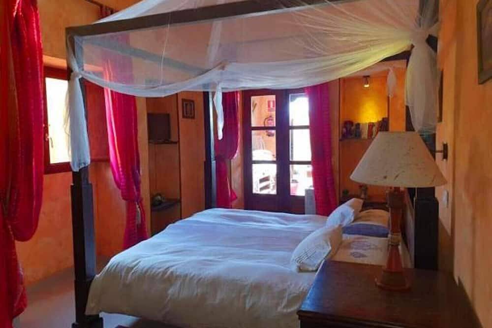 Romántica, histórica casa de campo con jardín tropical. in Arico el Nuevo, Arico
