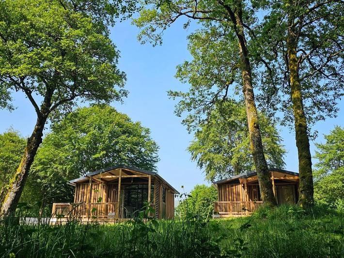 Camping pour 5 personnes, avec terrasse et vue, animaux acceptés - 1