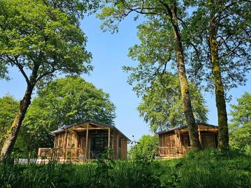 Gîte pour 5 personnes, avec terrasse et vue, animaux acceptés à Le Claux