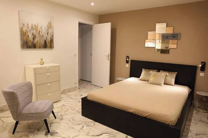 Gîte pour 5 personnes, avec balcon dans Carnolès - 3