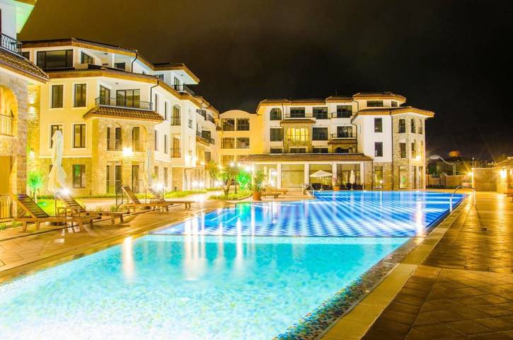 Appart’hôtel pour 6 personnes, avec piscine et jardin