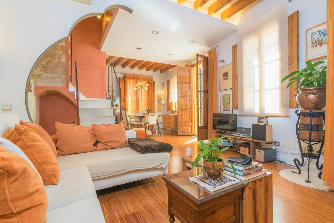 Miraclet - Adults Only - Townhouse with beautiful terrace and parking in the centre of Palma. Free Wifi in Palma Old Town, Palma