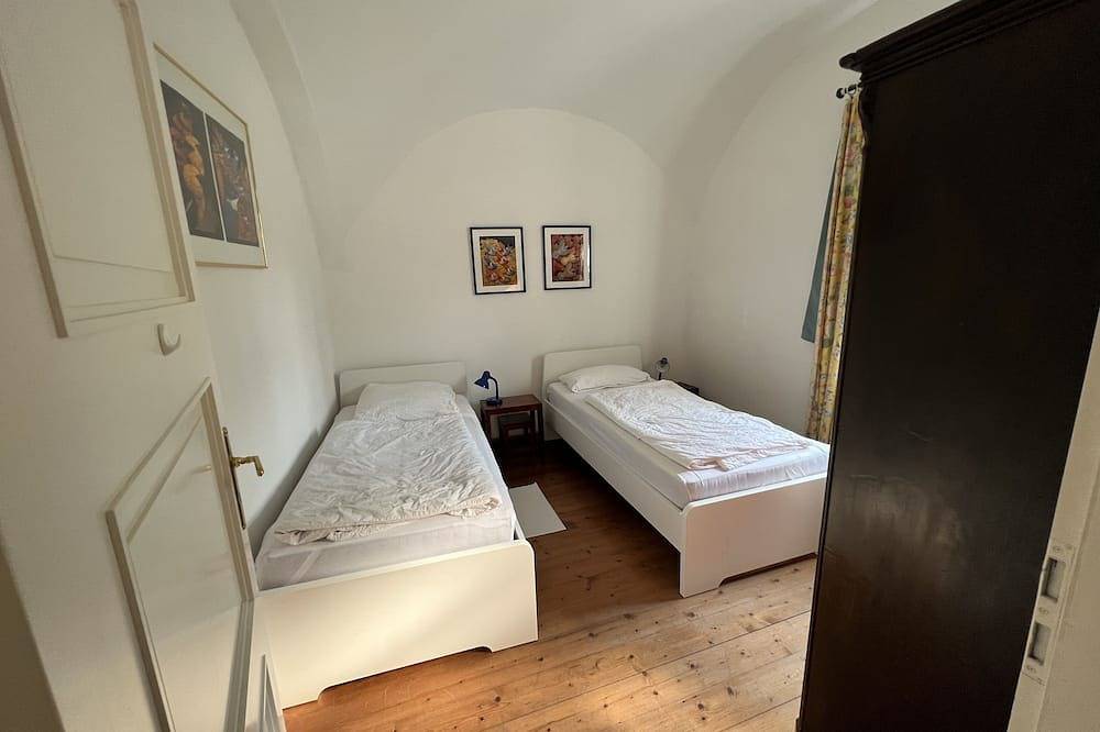 Ganze Wohnung, Last Minute: Fewo  mit Wlan (5-Sterne-Dtv);  direkt am Waldrand / Forststraßen in Ramspau, Regenstauf