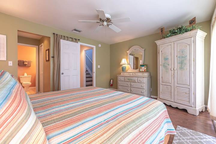 Vacation rental for 4 people, with pool and balcony in Florida Keys