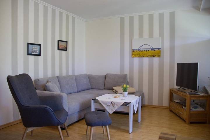 Ferienwohnung für 4 Personen, mit Terrasse und Garten in Neue Tiefe