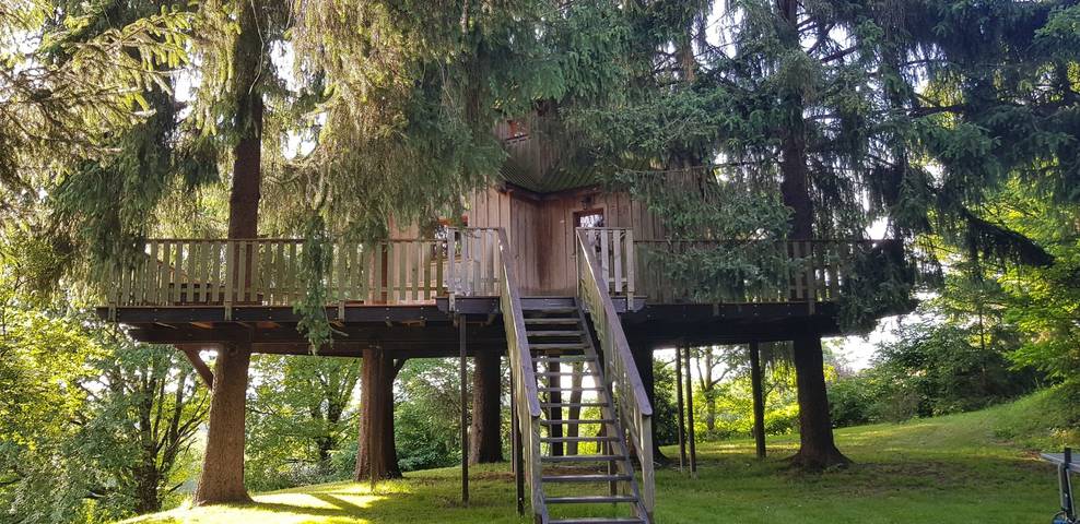 Gîte pour 4 personnes, avec piscine ainsi que terrasse et jardin