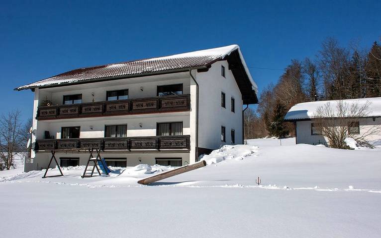 Ferienwohnung für 5 Personen, mit Balkon und Balkon/Terrasse sowie Garten
