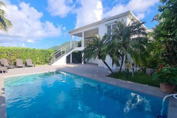Cottage pour 8 personnes, avec terrasse ainsi que piscine et vue, animaux acceptés dans Friars Bay Saint Martin