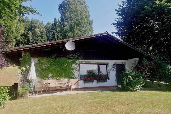 Ferienhaus für 4 Personen, mit Sauna und Garten sowie Terrasse, mit Haustier