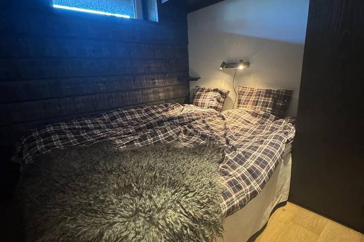 Charming 3-bedroom chalet perfect for your getaway, ski in/out, sauna, views in Are, Jämtland