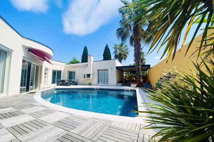 Villa pour 6 personnes, avec balcon ainsi que jardin et piscine à La Grande-Motte