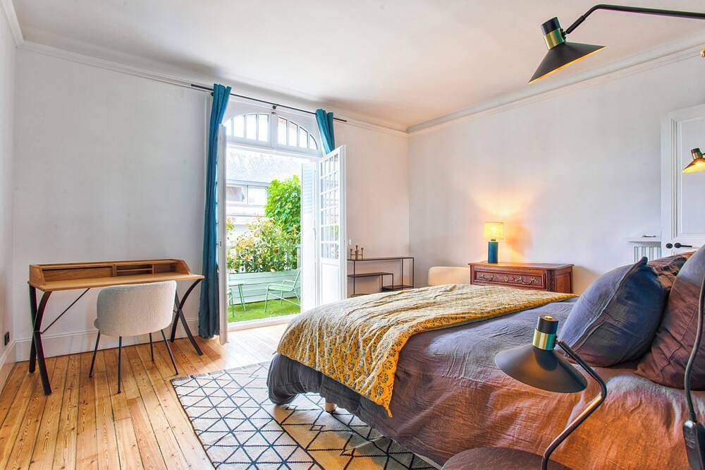 Villa Les Camélias - Proche Hôtel Normandy Deauville in Deauville, Région de Lisieux