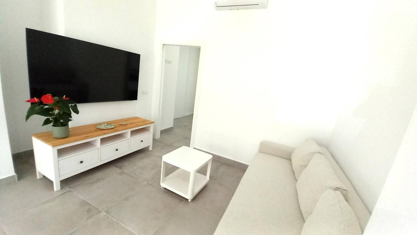 Apartamento entero, Apartamento 'Arena Suite Fuengirola' con Wi-Fi y aire acondicionado in Fuengirola, Costa del Sol