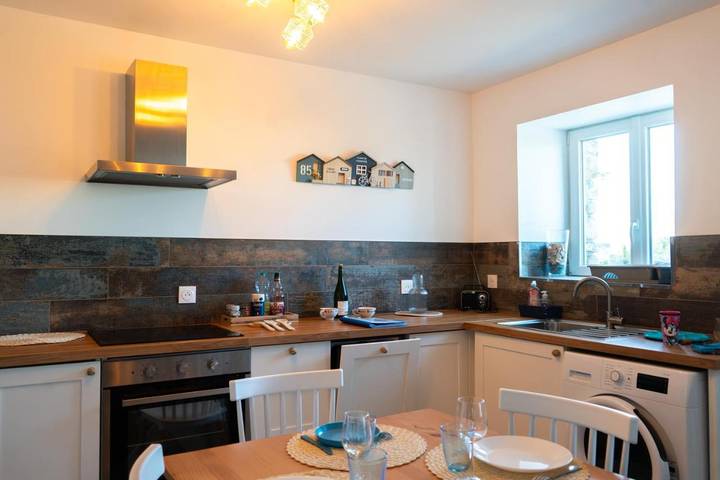 Location de vacances pour 6 personnes, avec vue et jardin, adapté aux familles à Le Vivier-sur-Mer - 2